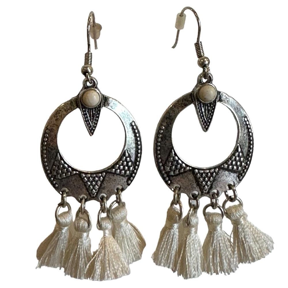 The Buckle fringe silver colored dangly earrings with cream fringe bohemian